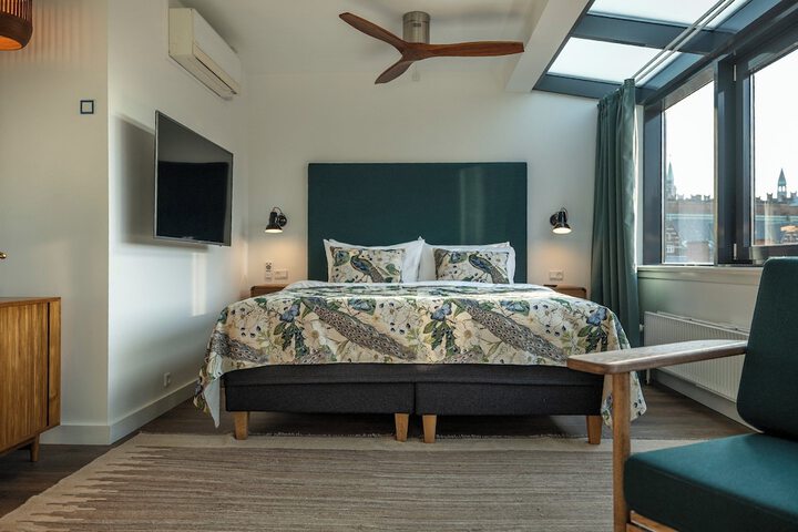 Room 5 of 31