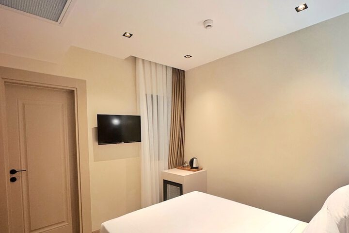Room 20 of 137