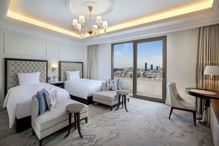 Room 51 of 157