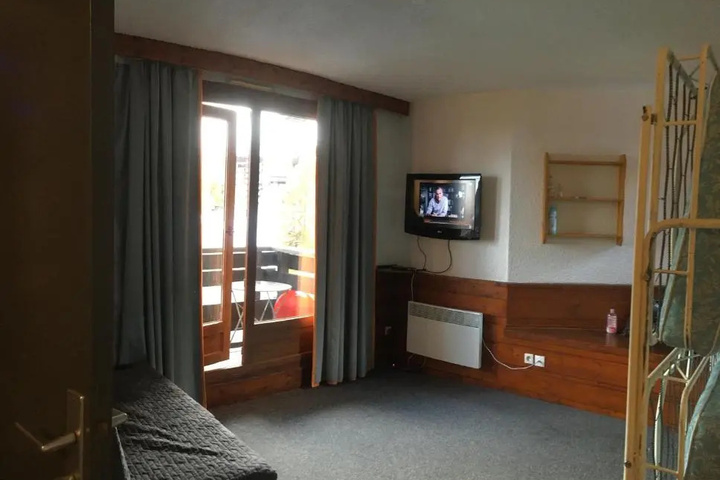 Room 2 of 7