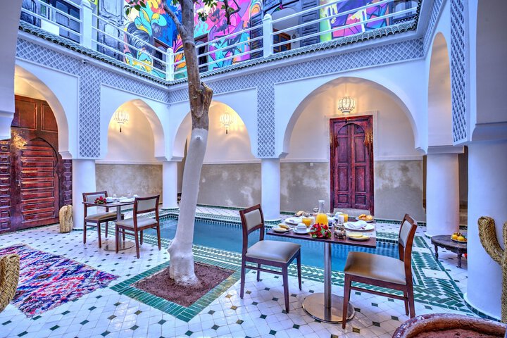 Entrance & Lobby