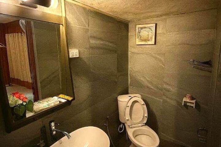 Room 17 of 51