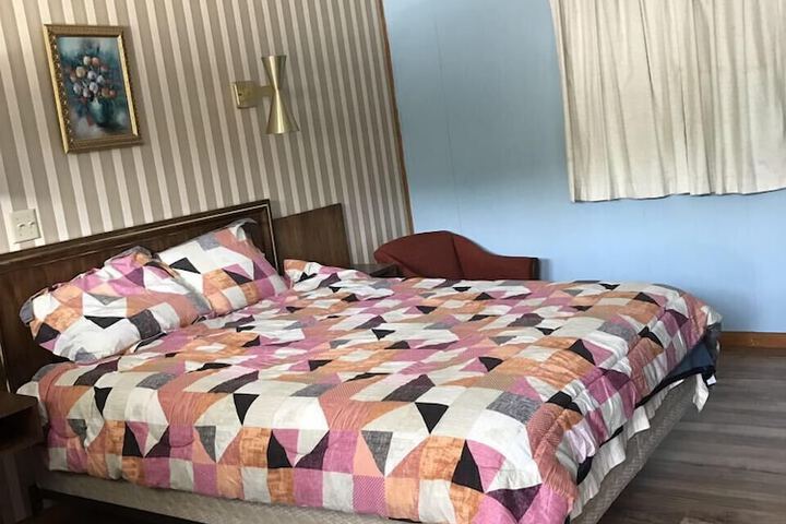 Room 35 of 49