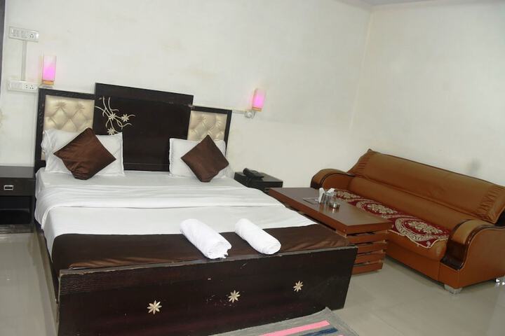 Room 11 of 22