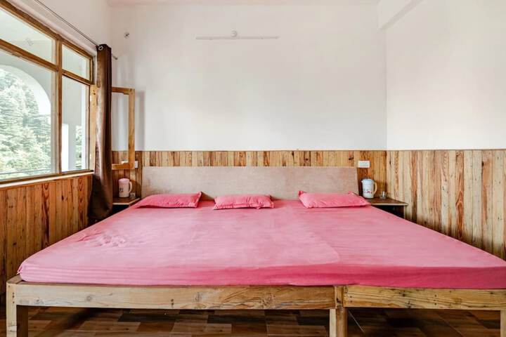 Room 5 of 32