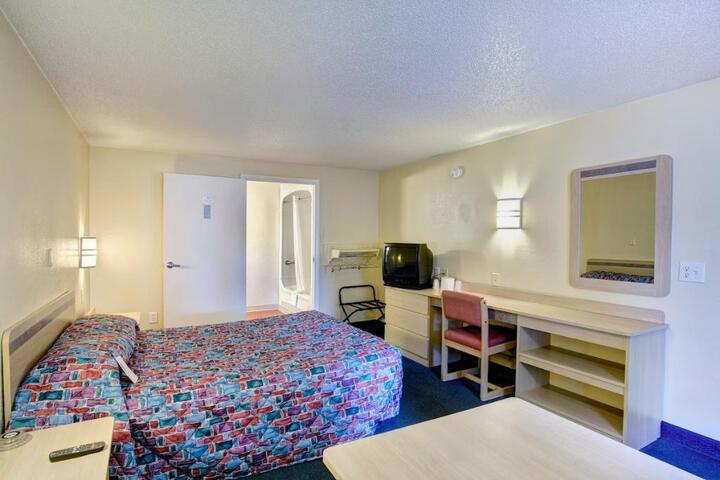 Queen Bed Accessible (3 of 8)
