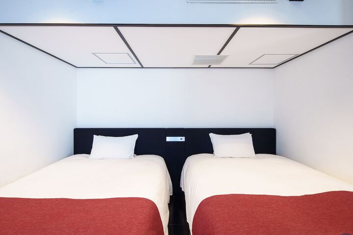 Room 19 of 62