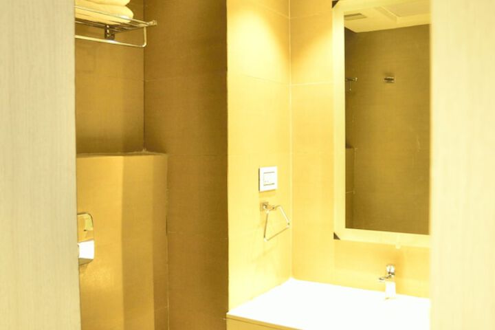 Room 20 of 40