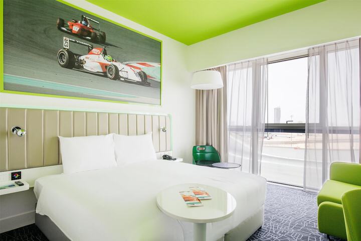 Room 30 of 111
