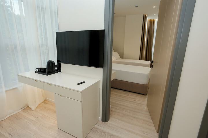 Room 16 of 42