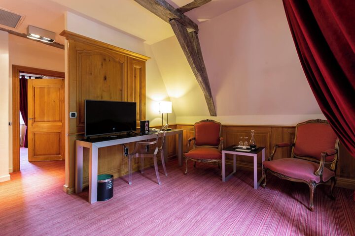 Room 19 of 145