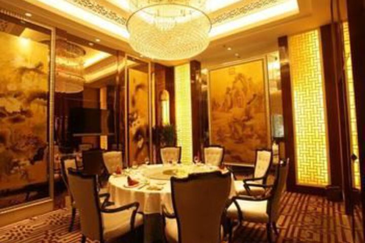 Dining 70 of 73