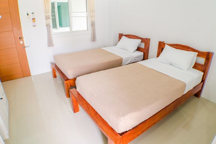 Room 4 of 20