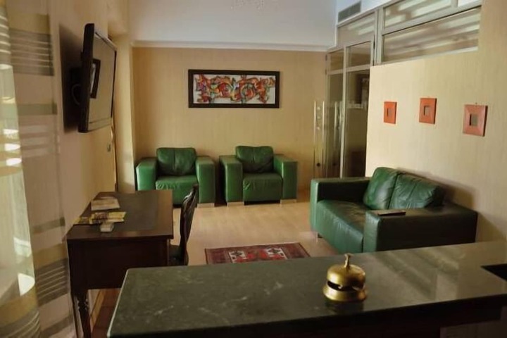 Guest Lobby