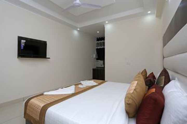 Room 32 of 32