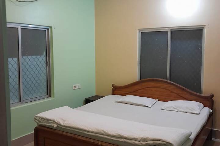 Room 9 of 23