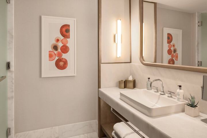 Room 42 of 126