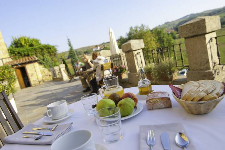 Breakfast/Coffee Service 19 of 43