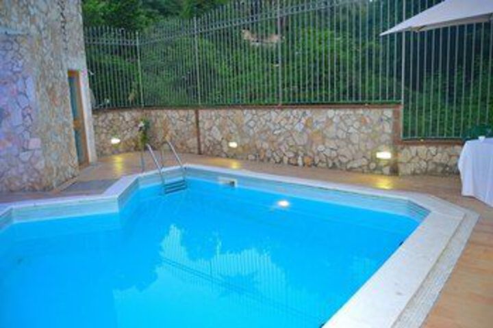 Pool 29 of 33