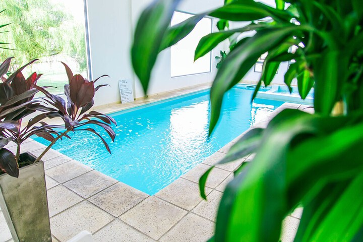 Pool Hotel