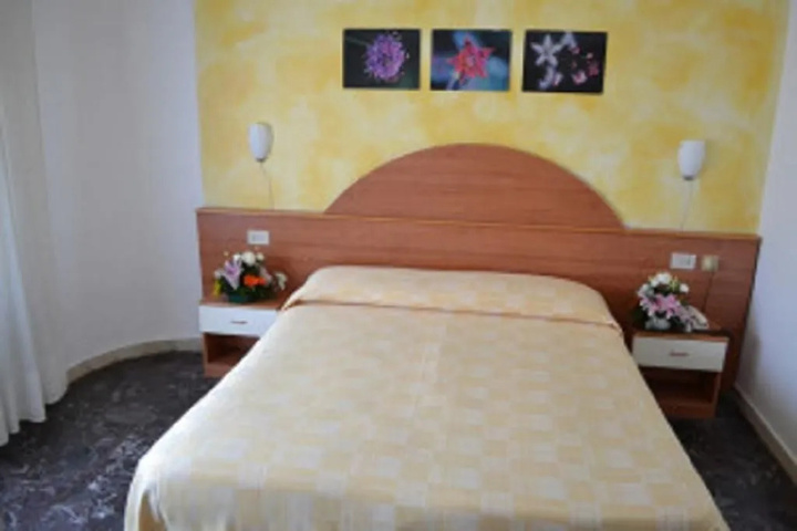 Room 3 of 12