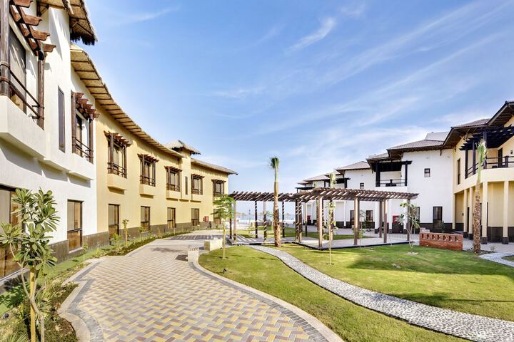 Hotel Exterior 145 of 171