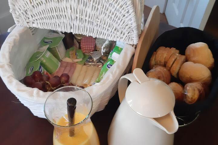 Breakfast/Coffee Service 37 of 50