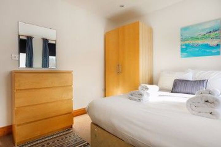 Room 10 of 29