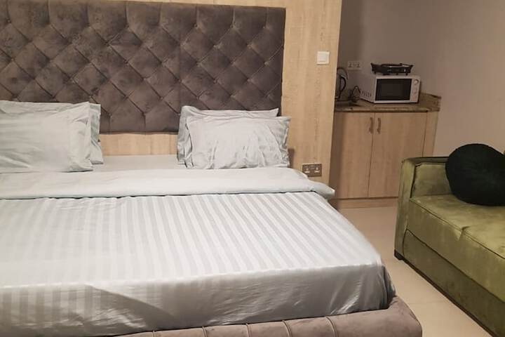 Room 9 of 31