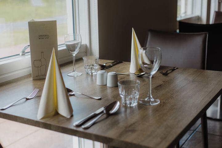 Dining 64 of 103