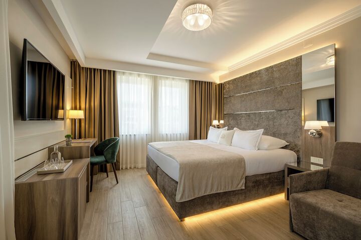 Room 13 of 53