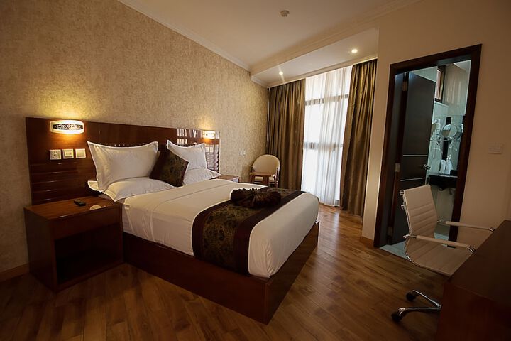 Room 15 of 23