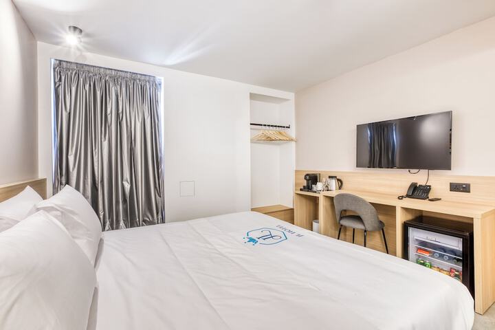 Room 6 of 79