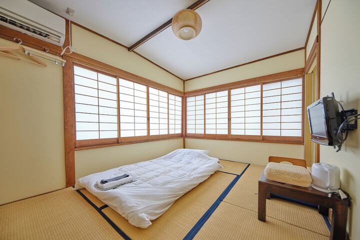 Room 42 of 80