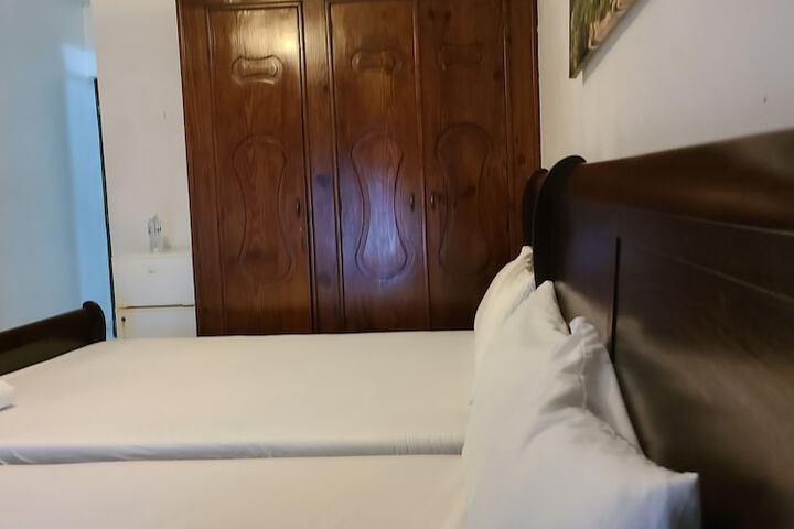 Room 12 of 36