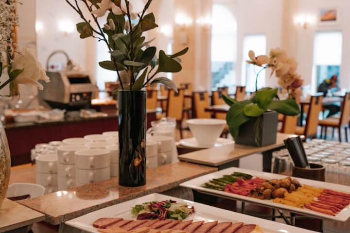 Dining 84 of 138