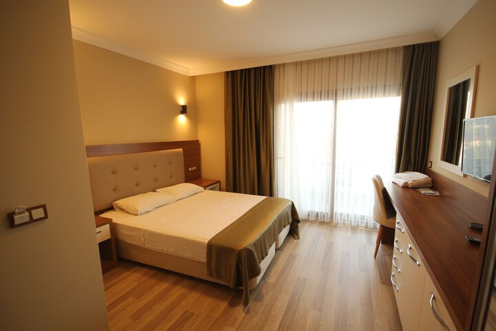 Room 7 of 28