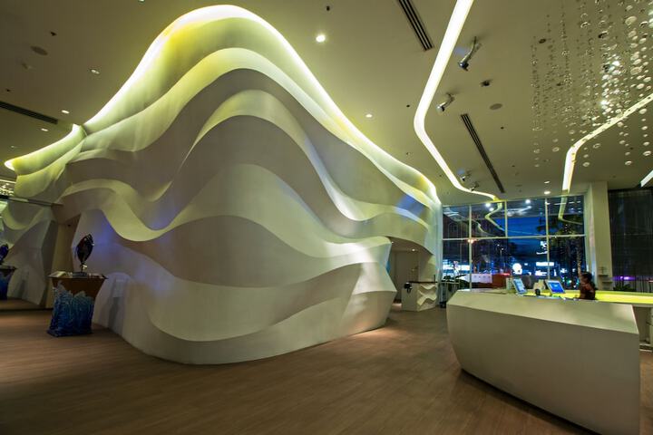 Entrance & Lobby