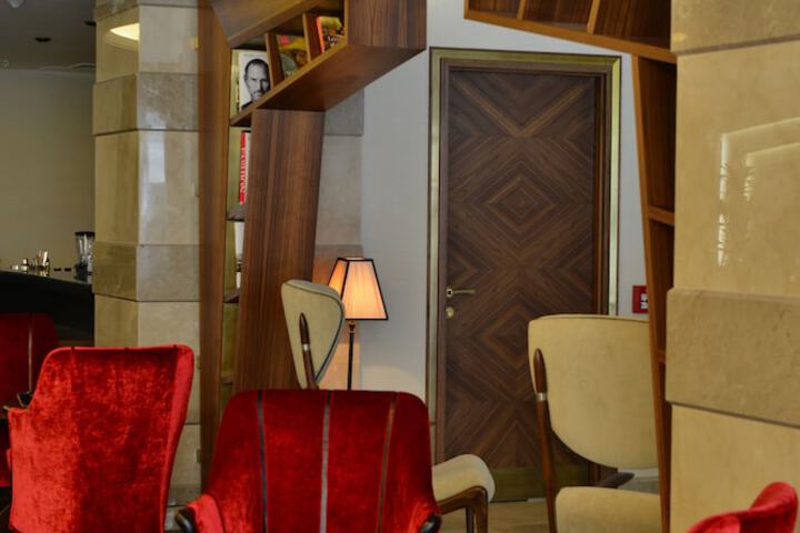 Guest Lobby
