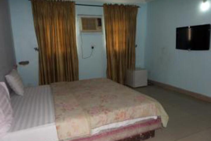 Larex International Hotel