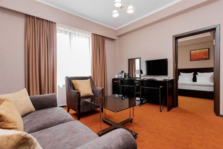 Room 54 of 148