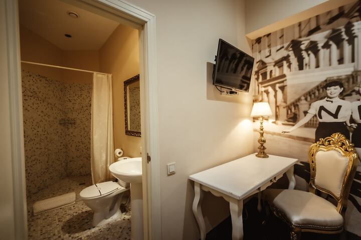 Room 10 of 47