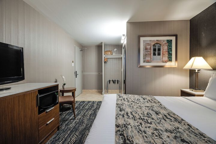 Room 16 of 82