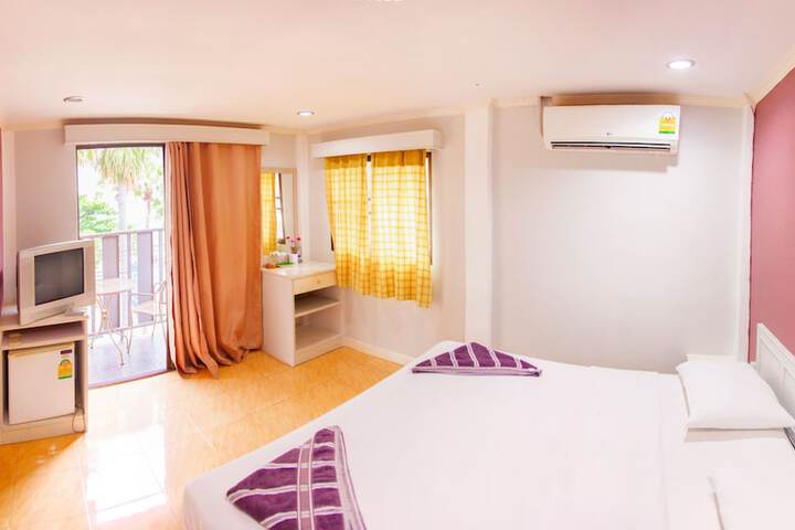 Room 8 of 22