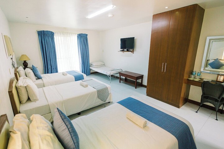Room 13 of 29