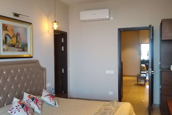 Room 7 of 15