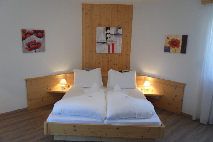 Room 12 of 48