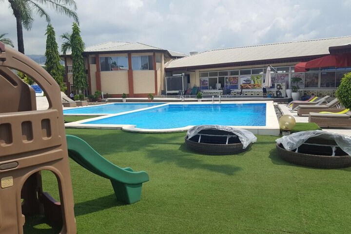 Pool 40 of 55