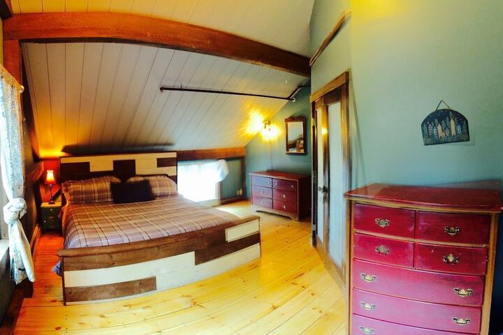 Room 3 of 33