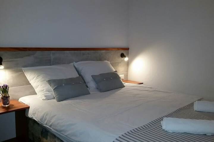 Room 5 of 36